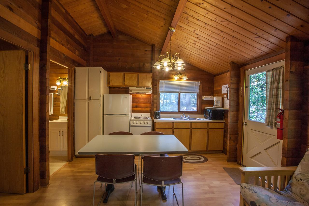 Lake Texoma Camping Resort Cabin 4 Willow Spring Bagian luar foto