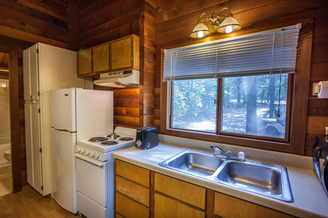 Lake Texoma Camping Resort Cabin 4 Willow Spring Bagian luar foto